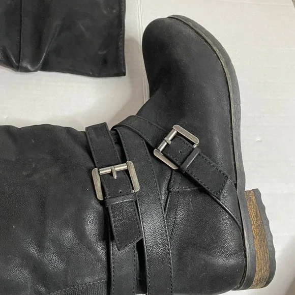 Black Knee-High Leather Boots - Picture 5 of 10